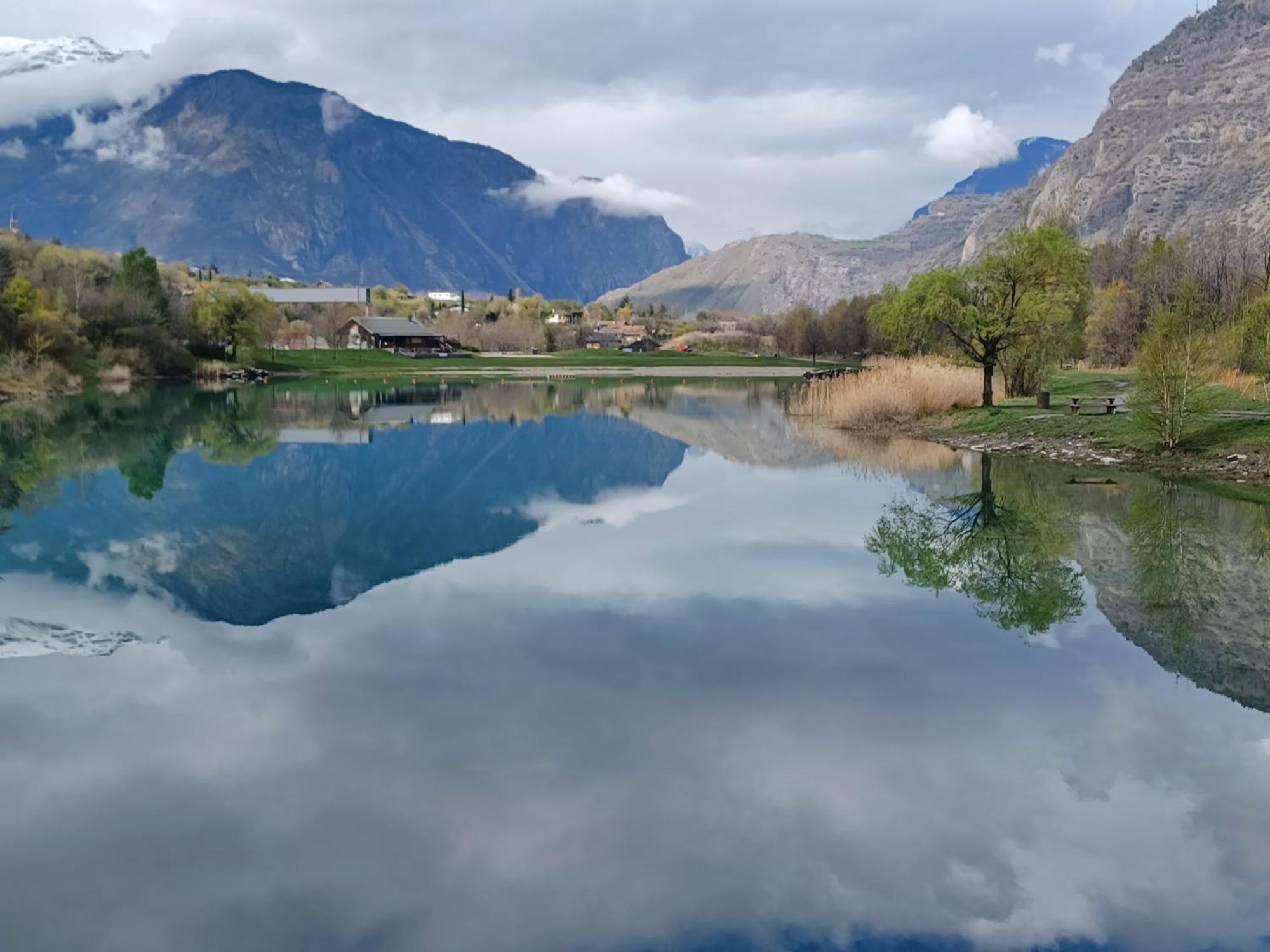 Villargondran, Les Magnifiques Cols De Maurienne Garage Motos, Velos الغرفة الصورة